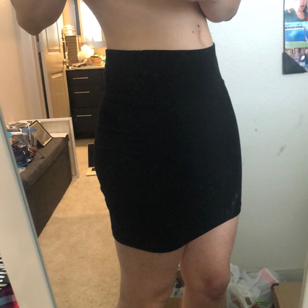 Black tight skirt
